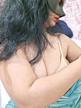 Snapshot of Jassi_Does chatting on May 20, 2026, 10:07 pm Jassi Does online show from May 20, 2026, 10:07 pm