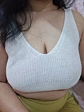 Snapshot of Jassi_Does chatting on March 10, 2026, 9:19 pm Jassi Does online show from March 10, 2026, 9:19 pm