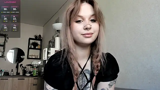 Snapshot of marynixoxo chatting on March 22, 2025, 7:25 am marynixoxo online show from March 22, 2025, 7:25 am