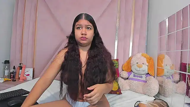 Snapshot of EvansDarling chatting on November 24, 2025, 11:54 am EvansDarling online show from November 24, 2025, 11:54 am