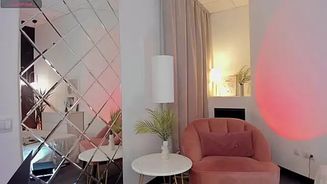 LunaaMoon  online show from February 28, 2025, 2:09 pm