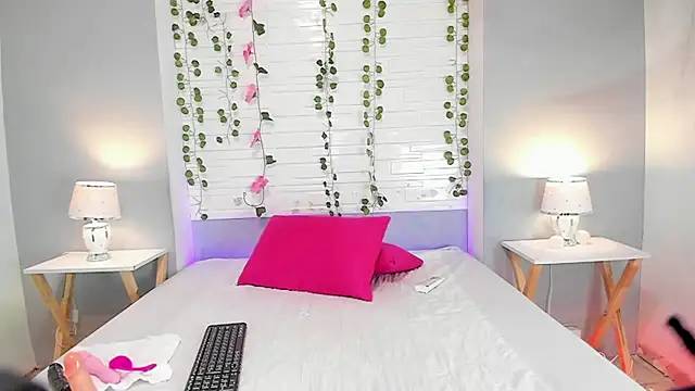 Snapshot of DaniiK__ chatting on March 18, 2025, 10:48 pm DaniiK online show from March 18, 2025, 10:48 pm