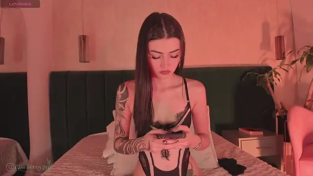 Giselle royy online show from June 25, 2026, 1:27 pm