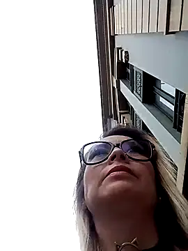 CandieGilson   online show from September 14, 2025, 11:32 am