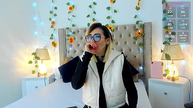 CandieGilson   online show from September 28, 2025, 1:07 pm