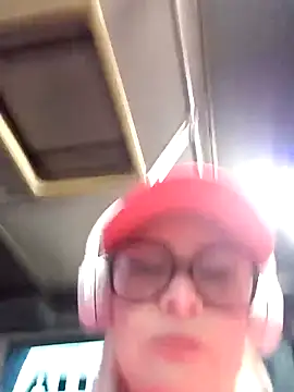 CandieGilson   online show from February 17, 2026, 11:18 am