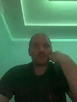 Krzysiekg123 online show from November 14, 2025, 7:39 pm