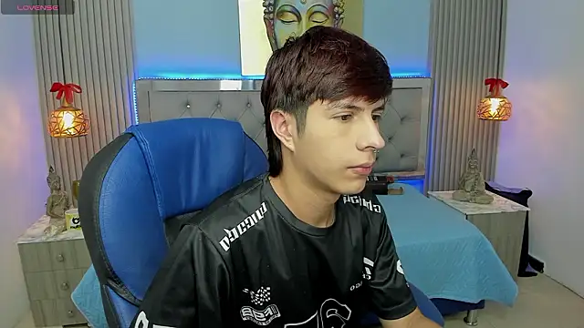 Snapshot of Estiv18_ chatting on January 17, 2026, 5:22 am Estiv18 online show from January 17, 2026, 5:22 am