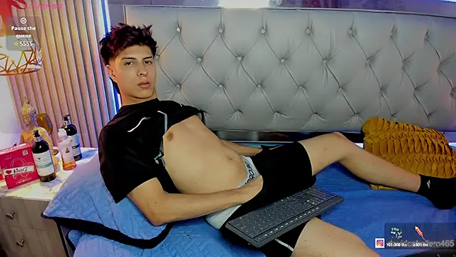 Snapshot of Estiv18_ chatting on February 12, 2026, 4:01 am Estiv18 online show from February 12, 2026, 4:01 am