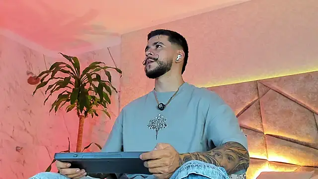 DickGriffith  online show from September 28, 2025, 7:15 am