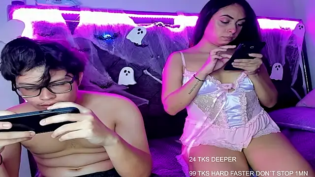 Snapshot of EmilyPacho_ chatting on October 14, 2025, 8:42 pm EmilyPacho online show from October 14, 2025, 8:42 pm
