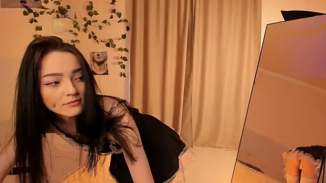 Snapshot of Bella__Faith chatting on March 16, 2025, 5:36 am Bella Faith online show from March 16, 2025, 5:36 am