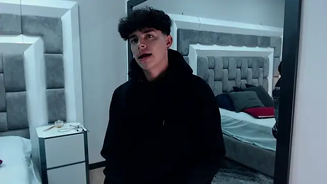 DrakeCollinss online show from March 18, 2025, 1:46 am