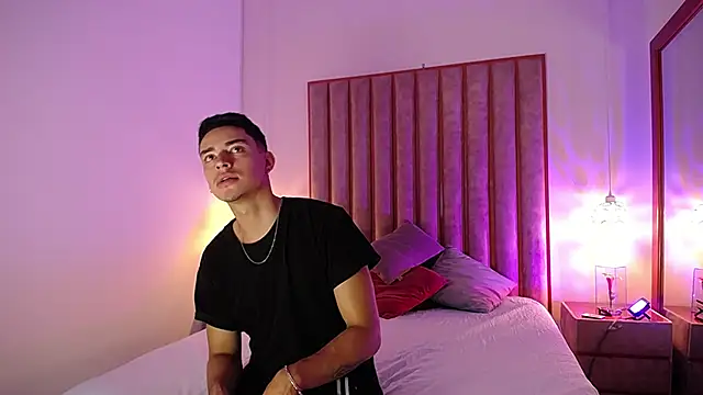 DrakeCollinss online show from November 24, 2025, 12:38 pm