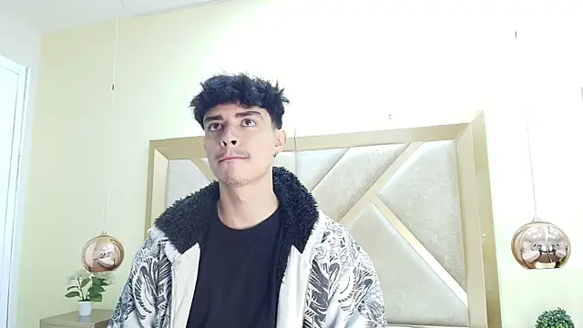 DrakeCollinss online show from September 28, 2025, 12:12 pm