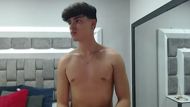 DrakeCollinss online show from March 19, 2025, 1:43 am