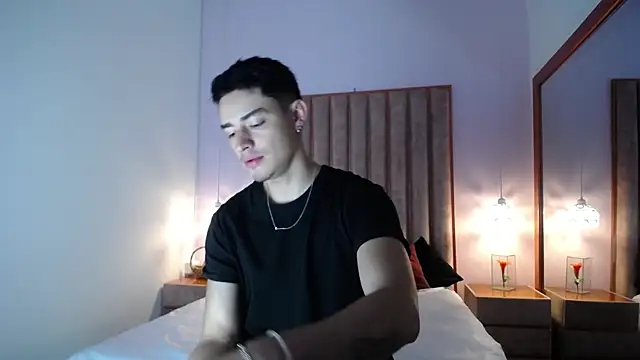 DrakeCollinss online show from November 25, 2025, 11:43 am