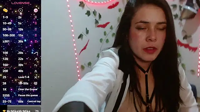 Snapshot of SamanthaGreen- chatting on October 19, 2025, 2:25 am SamanthaGreen- online show from October 19, 2025, 2:25 am