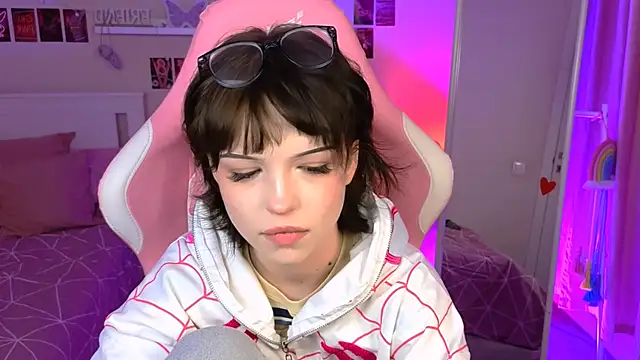 MinervaFleur online show from March 21, 2025, 9:23 pm