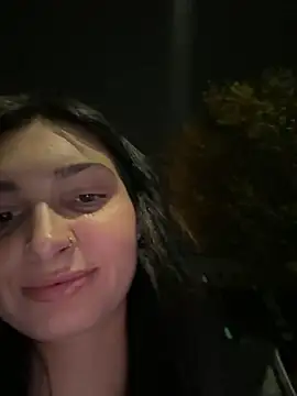 Snapshot of lunalovelee chatting on September 27, 2025, 4:24 pm lunalovelee online show from September 27, 2025, 4:24 pm