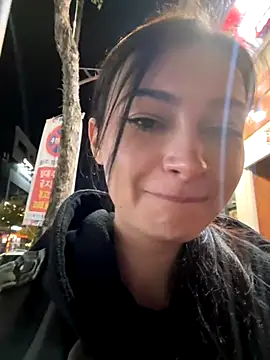 Snapshot of lunalovelee chatting on November 4, 2025, 2:21 pm lunalovelee online show from November 4, 2025, 2:21 pm