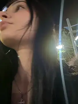 Snapshot of lunalovelee chatting on October 22, 2025, 1:43 pm lunalovelee online show from October 22, 2025, 1:43 pm