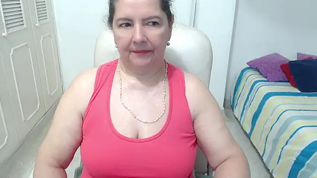 leonela 69 online show from May 15, 2026, 10:35 am