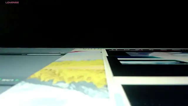 leonela 69 online show from March 21, 2025, 12:06 pm