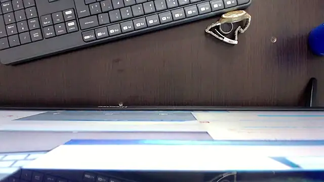 leonela 69 online show from December 14, 2025, 8:31 am