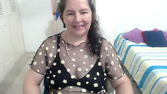 leonela 69 online show from May 13, 2026, 4:52 am