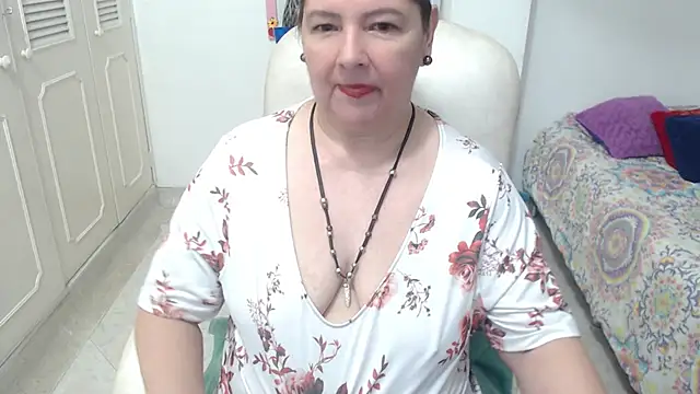 leonela 69 online show from May 27, 2026, 11:01 pm