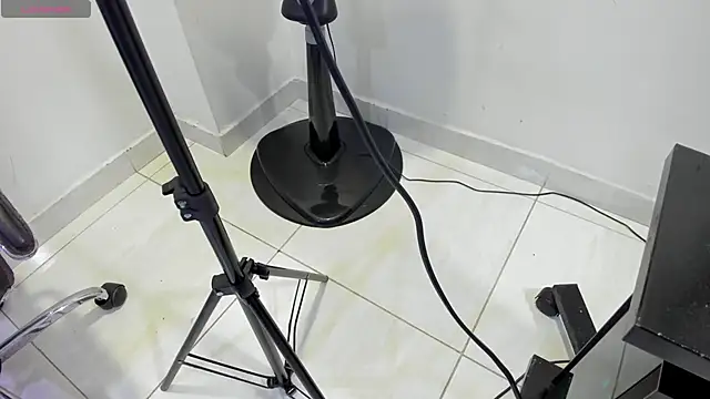 EmiliaRose  online show from October 10, 2025, 8:53 pm