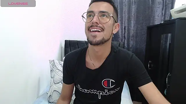 Snapshot of Demian_val chatting on March 5, 2025, 4:24 pm Demian val online show from March 5, 2025, 4:24 pm