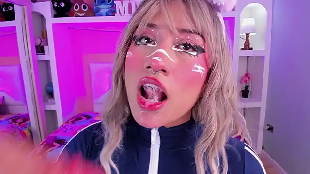 Snapshot of miss___megan chatting on March 30, 2026, 2:35 am miss megan online show from March 30, 2026, 2:35 am