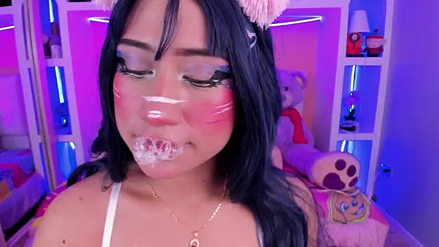 miss   megan online show from May 13, 2026, 2:40 am