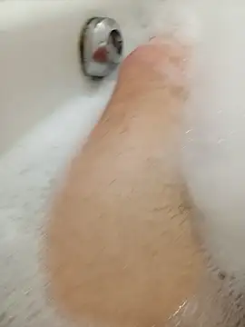 flo000031 online show from January 19, 2026, 2:43 pm