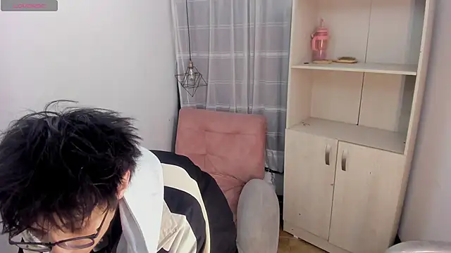 Snapshot of Juli_Roos_ chatting on February 18, 2026, 6:26 pm Juli Roos online show from February 18, 2026, 6:26 pm