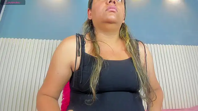 Aida-nicolle online show from March 14, 2025, 9:57 am