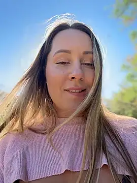 Snapshot of Mona_Plus chatting on May 11, 2026, 7:54 am Mona Plus online show from May 11, 2026, 7:54 am