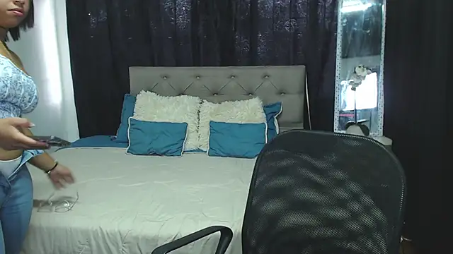 Snapshot of rebeka_kenye chatting on February 13, 2025, 2:31 pm rebeka kenye online show from February 13, 2025, 2:31 pm