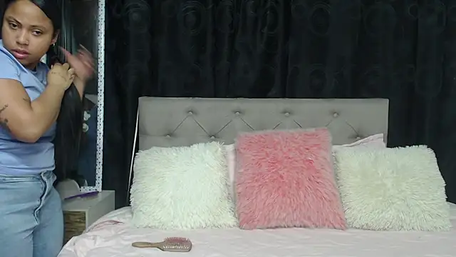 Snapshot of rebeka_kenye chatting on March 17, 2025, 2:45 pm rebeka kenye online show from March 17, 2025, 2:45 pm