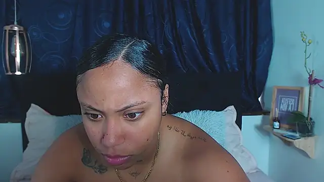 Snapshot of rebeka_kenye chatting on February 18, 2025, 5:42 pm rebeka kenye online show from February 18, 2025, 5:42 pm