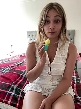 Snapshot of skyemorgan01 chatting on July 25, 2026, 2:45 pm skyemorgan01 online show from July 25, 2026, 2:45 pm