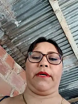 Snapshot of promiscuous-indecent-momm chatting on March 19, 2025, 2:46 pm promiscuous-indecent-momm online show from March 19, 2025, 2:46 pm