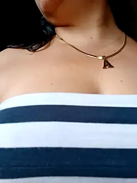 Snapshot of promiscuous-indecent-momm chatting on March 14, 2025, 2:19 pm promiscuous-indecent-momm online show from March 14, 2025, 2:19 pm
