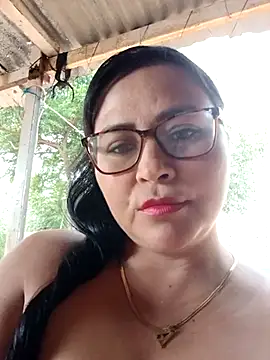 Snapshot of promiscuous-indecent-momm chatting on March 8, 2025, 2:19 pm promiscuous-indecent-momm online show from March 8, 2025, 2:19 pm