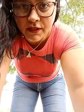 Snapshot of promiscuous-indecent-momm chatting on February 27, 2025, 3:26 pm promiscuous-indecent-momm online show from February 27, 2025, 3:26 pm