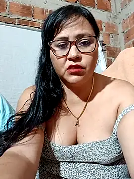 Snapshot of promiscuous-indecent-momm chatting on March 22, 2025, 3:30 am promiscuous-indecent-momm online show from March 22, 2025, 3:30 am