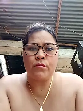 Snapshot of promiscuous-indecent-momm chatting on March 20, 2025, 2:10 pm promiscuous-indecent-momm online show from March 20, 2025, 2:10 pm