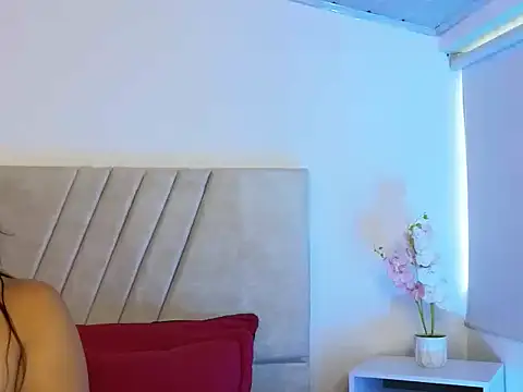 kitty rouss online show from February 17, 2025, 8:27 pm